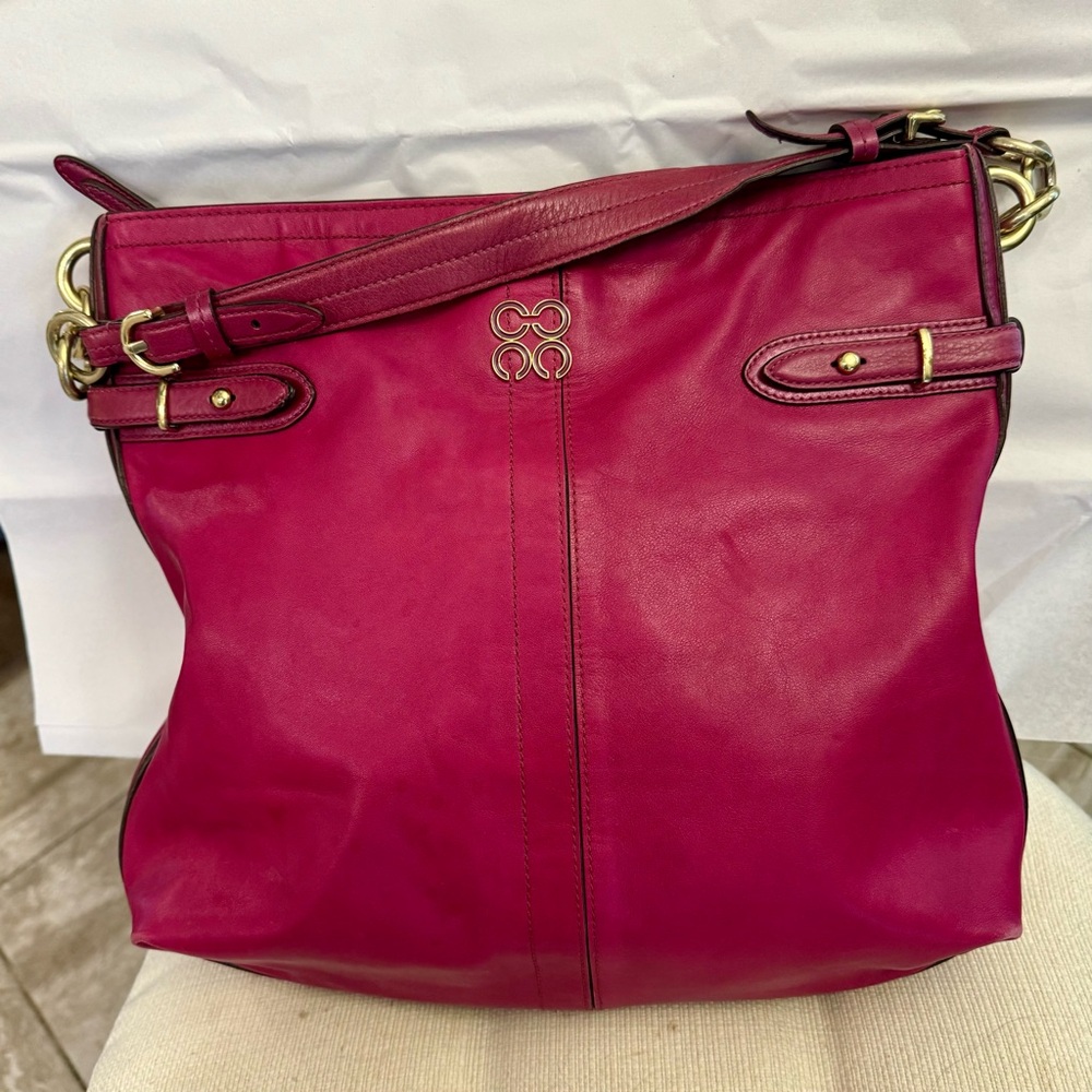 Magenta pink Coach tote handbag w gold chain handle strap EXC condition